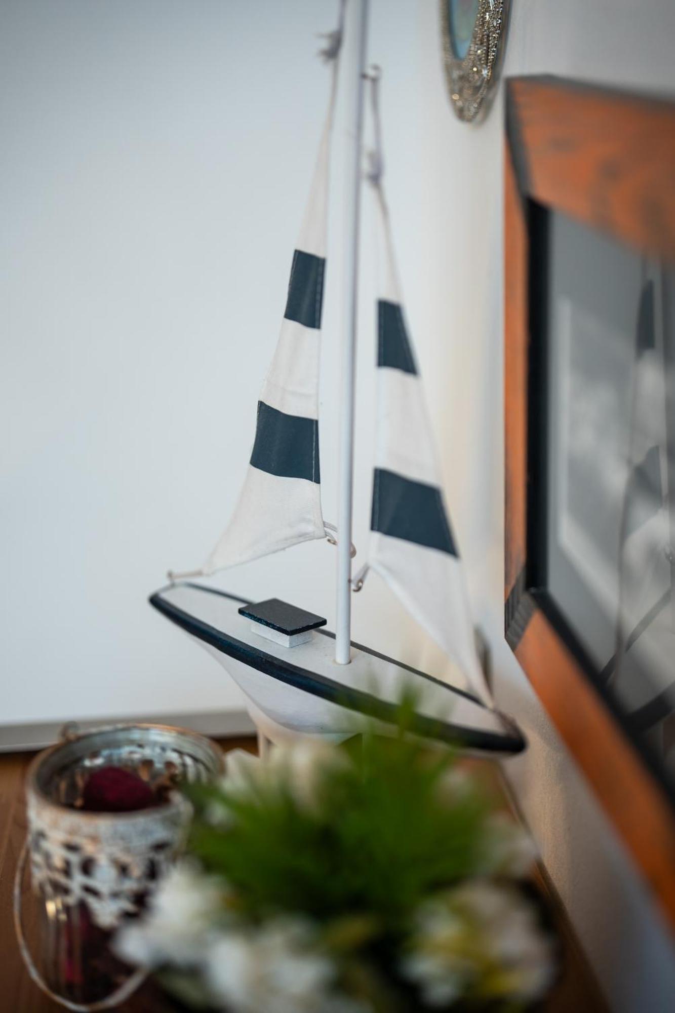 Haus Der Geschenke - Carinthia Apartman Velden am Wörthersee Kültér fotó
